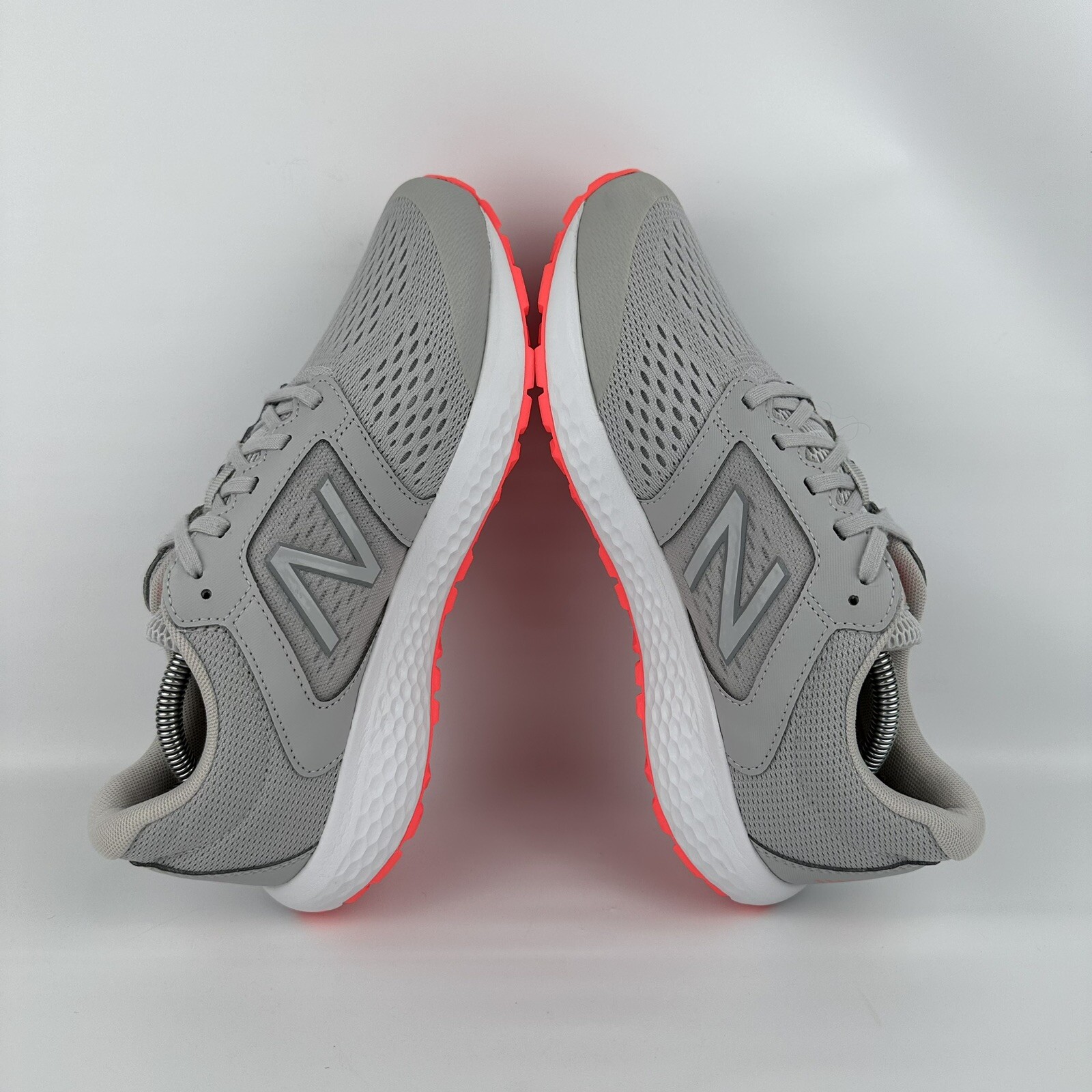 new balance women's 520v5 cushioning running shoe