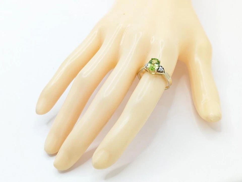 10k Yellow Gold Peridot Diamond Open Work Setting X Cross Shank Band Ring Size-7 - Image 2 of 4