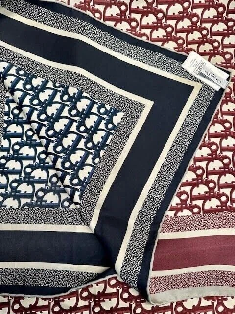 Christian Dior foulard double face en soie foulard 90*90