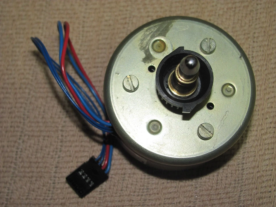 VTG DUAL EDS 502 MOTOR FOR DUAL CS 607/617Q/627Q/628 TURNTABLES REPLACEMENT PART - Image 3 of 4