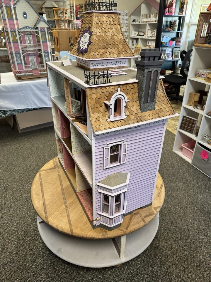 Casa de muñecas Greenleaf Beacon Hill de Judith Jackson con cable con mesa Foto 3 de 4