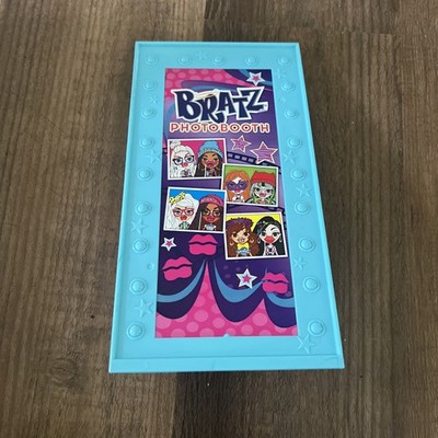 Bratz Selfiesnaps Photo Booth Doll Playset MGA Entertainment Toy (not complete)