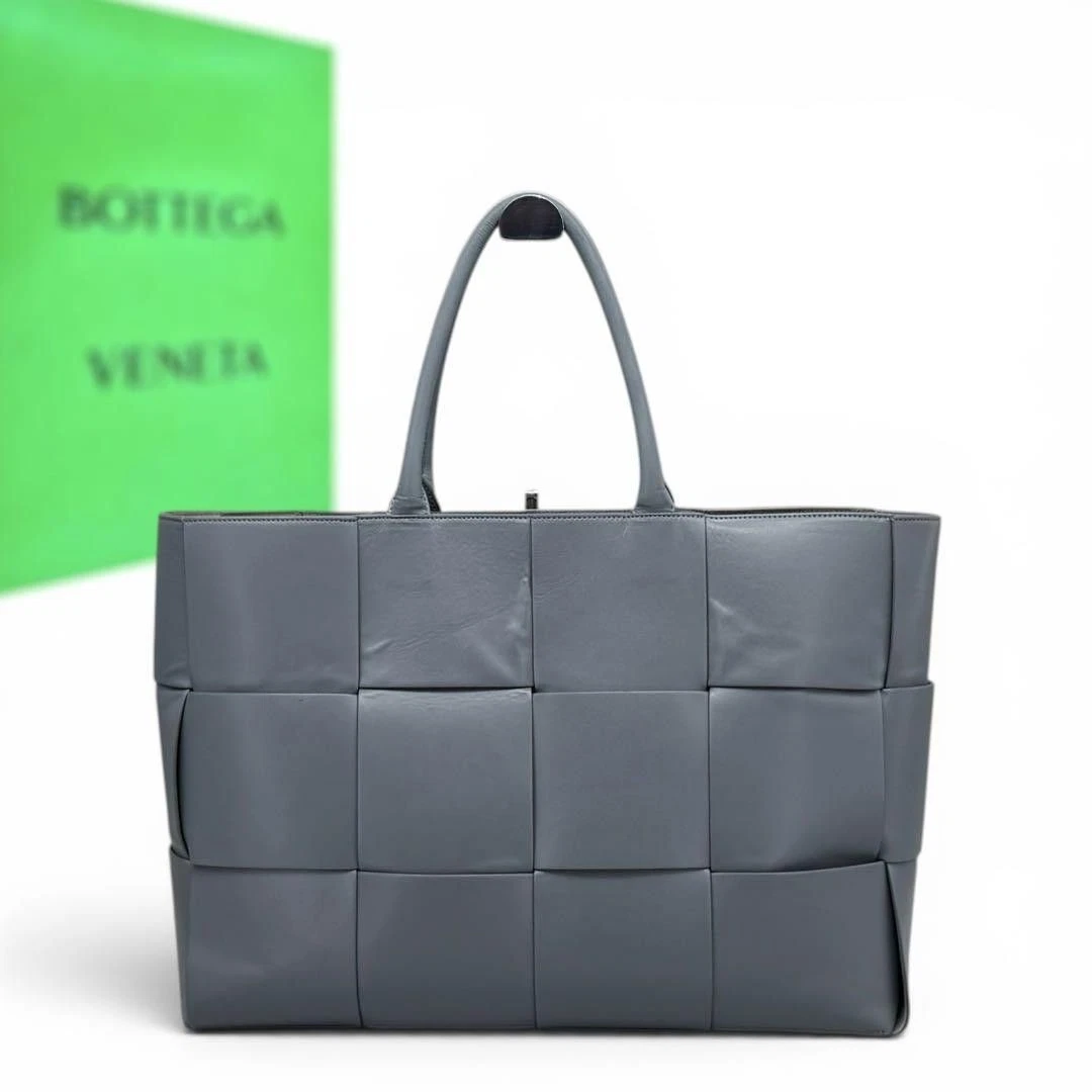 Bottega Veneta Arco Large Tote Leather Bag Brown 17.7in x 13.0in x 5.1in