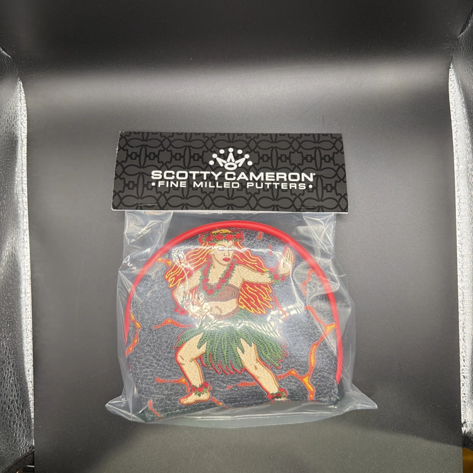2026 Scotty Cameron Hawaiian Open Headcover Mid-Round Mallet Lava Walk Hula Girl