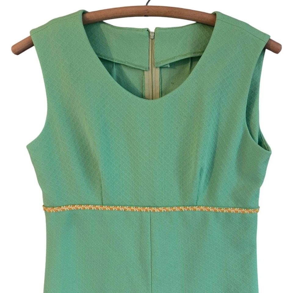 Vestido vintage para mujer sin mangas verde menta hecho a mano años 60/70 con ribete amarillo Foto 2 de 4