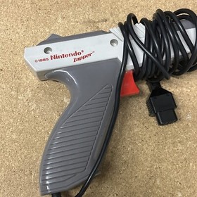 NINTENDO NES ZAPPER LIGHT GUN CONTROLLER OFFICIAL GRAY OEM NES-005