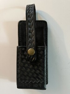 VINTAGE 🇺🇸 POLICE ISSUE LEATHER WALKIE-TALKIE HOLDER CLIP ON BELT STYLE LQQK