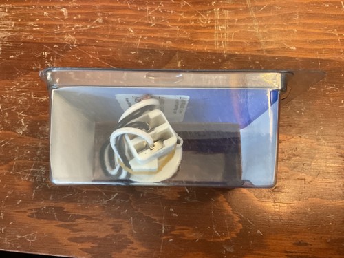 Turn Signal Light Socket Standard S-49 New In Package - Foto 5 di 5