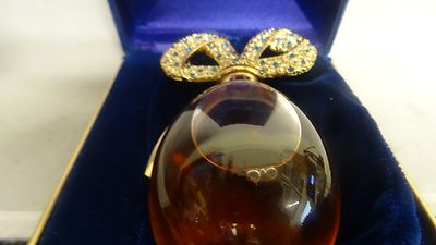 Diamonds and Sapphires by Elizabeth Taylor 1Oz Parfum for Ladies
