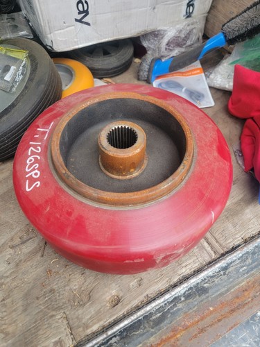 Drive Wheel And Rim E-2381 Red 1.736" Diameter Splined Center 7-1/8" Inner Dia - Picture 2 of 9
