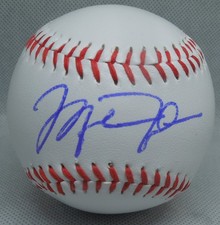 Michael Jordan Signed Baseball In Case With COA (2371764) (Bulls, White Sox)