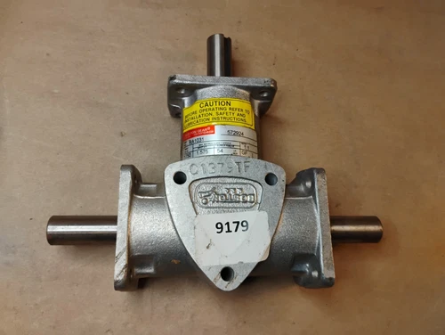Boston Gear RA1031 Gear Box Drive 3-way, 1750 RPM, 1:1 Ratio 5/8" Shaft 54lb-in