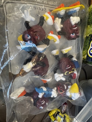 California Raisins Figurines - Picture 1 of 9