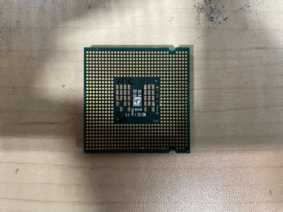 Procesador Intel Core 2 Quad Q8200 2,33 GHz Quad-Core LGA 775 Quad Core Foto 2 de 2