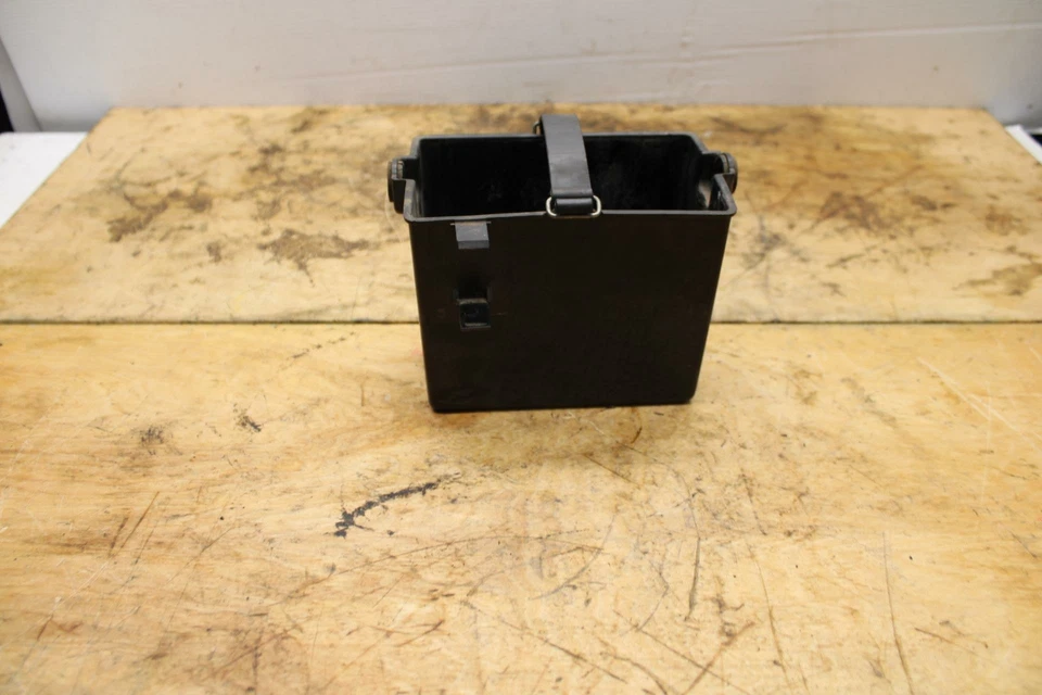 91-93 YAMAHA FZR1000 BANDEJA BATERÍA PLÁSTICO BB339 Foto 2 de 4