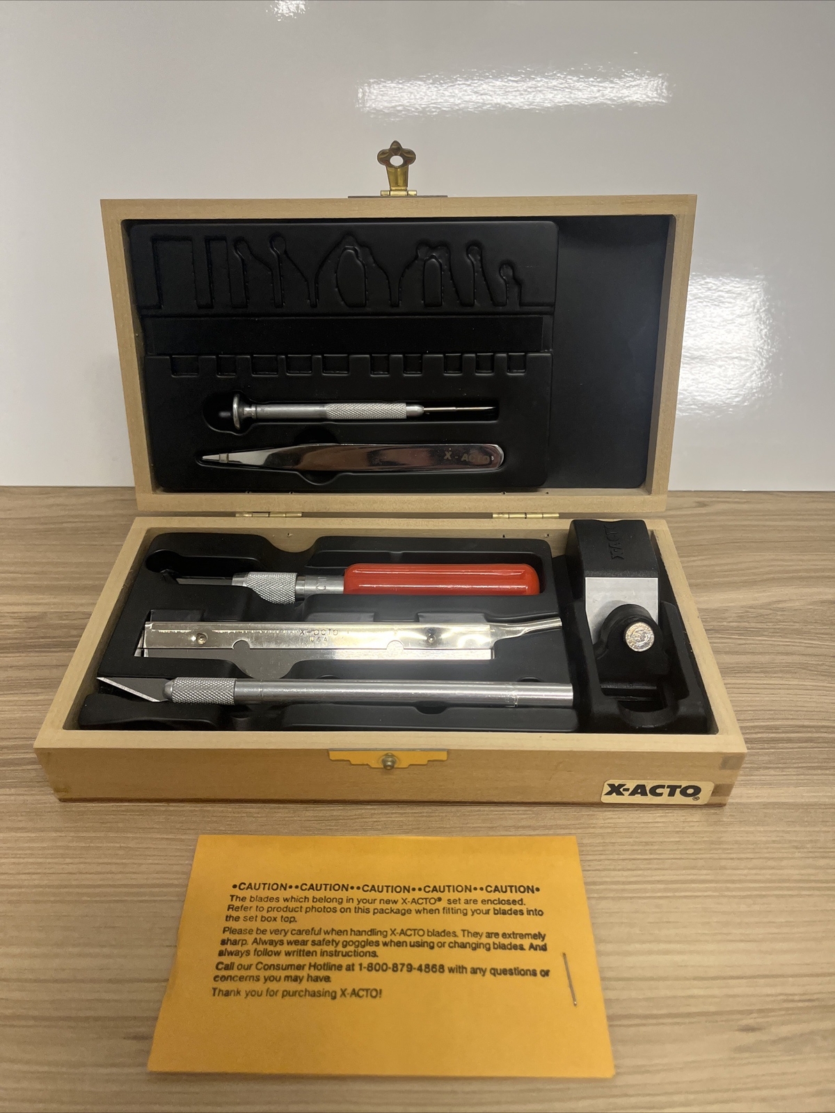 VINTAGE XACTO KNIFE, SAW & BLOCK PLANE TOOL SET IN WOOD BOX WITH