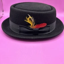 Porkpie Wool w/Feather Capas Design Black Hat - Size Large, Made in USA