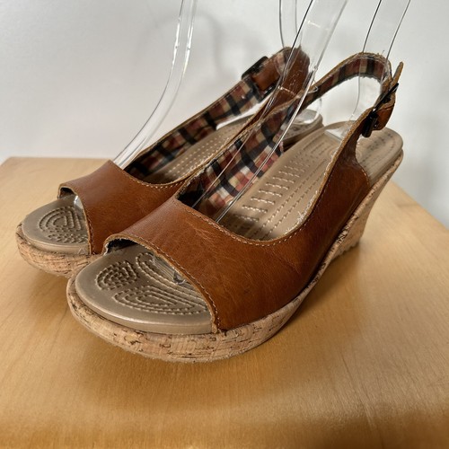 Sandalias Crocs para mujer con cordones de cuero marrón con cuña tacones de corcho informales talla 6 - Imagen 5 de 10
