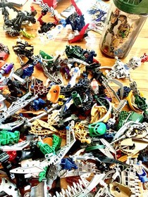 Huge LEGO Bionicle Bulk Lot Collection w/ Brutaka 8734 & Piraka Stronghold 8894