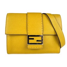 Borsa a tracolla originale FENDI Selleria Flat Baguette in pelle gialla/argen...