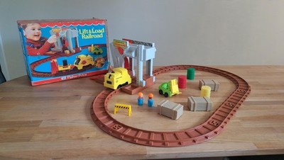 Fisher Price Lift Load Railroad, 943 seltene Spielzeuge. Bahnstrecke mit Zug und