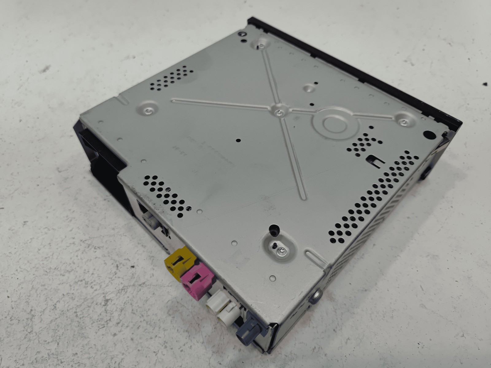 2018-2019 Volkswagen Atlas Audio Controller Receiver CD Player Radio Unit OEM