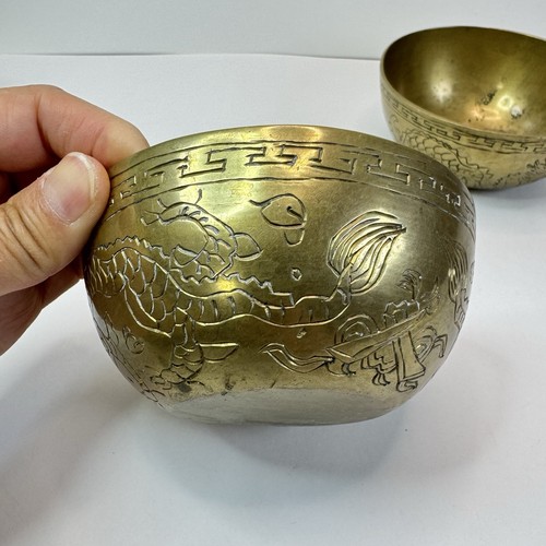 2 Antique Chinese Brass Engraved 4.5” Bowls Double Dragon & Sun Harmony/Balance - Picture 9 of 15