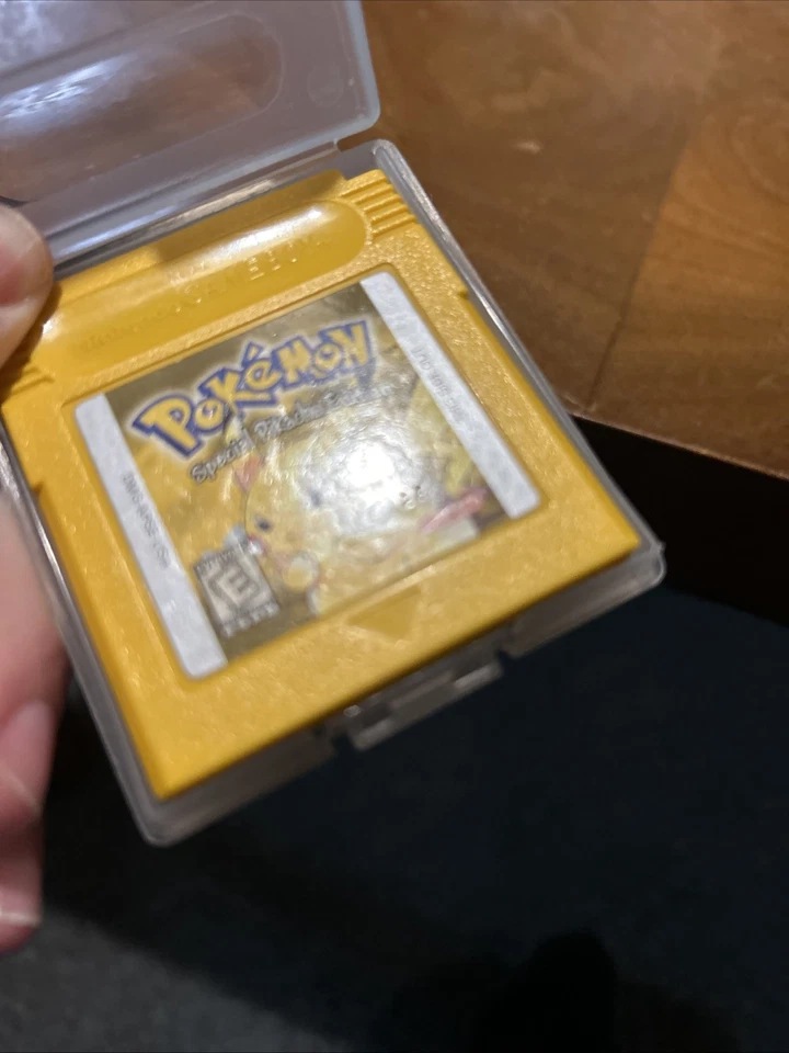 Pokemon Amarillo Gameboy Auténtico Nintendo GBC 1999 Nuevo Ahorro Batería - Blanco E Foto 2 de 3