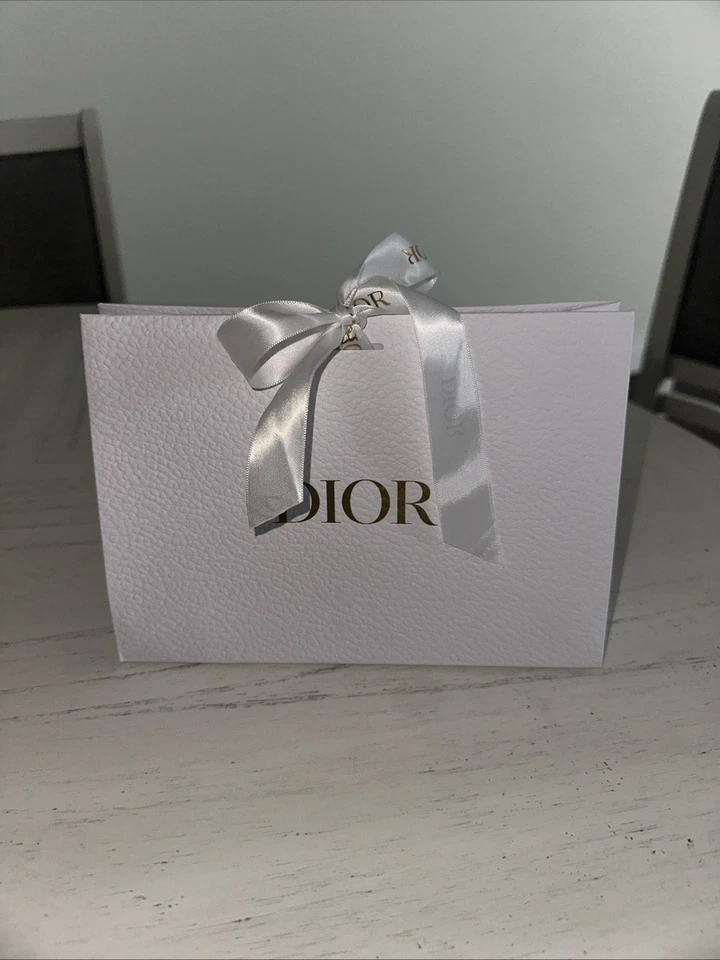 Bolso de compras Christian Dior pequeño texturizado para vacaciones Foto 2 de 4