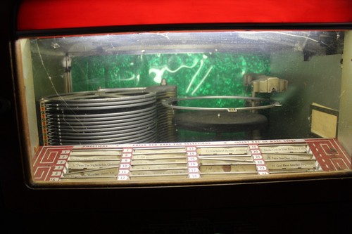 All original 1938 Wurlitzer Model 600A Jukebox unrestored Not working - Picture 18 of 20