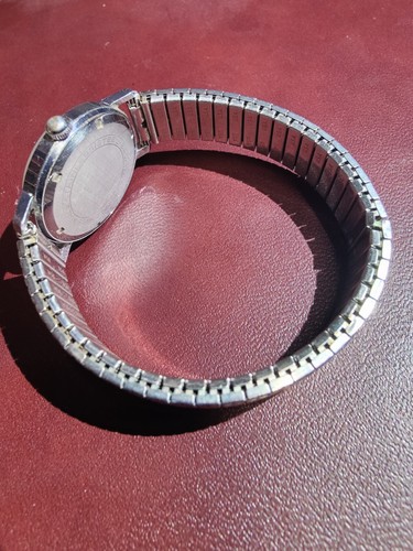 Vintage Rex Men's Swiss Timepiece - New Band - Picture 3 of 5