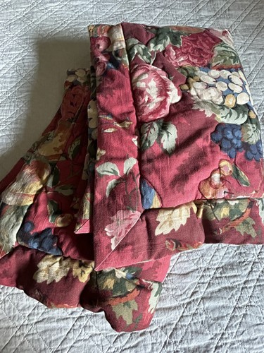 P. Kaufmann Queensland Pillow Shams Crimson Red Floral Pair of KING 20x30 - Picture 3 of 9