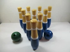 Hey! Play! Bowling Game 10 Wooden Pins w/ 2 Colored Balls Tabletop Lawn More 8"