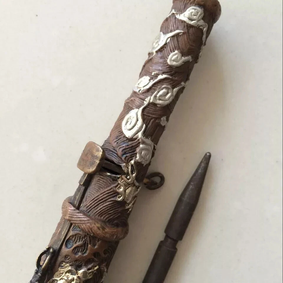 arma antigua china antigua: atacante de cadena dragón dorado Foto 3 de 4