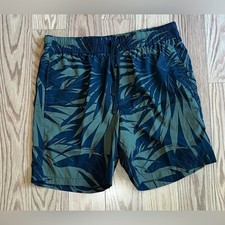 Vince Men s Tropical Green and Blue Shorts Size Small