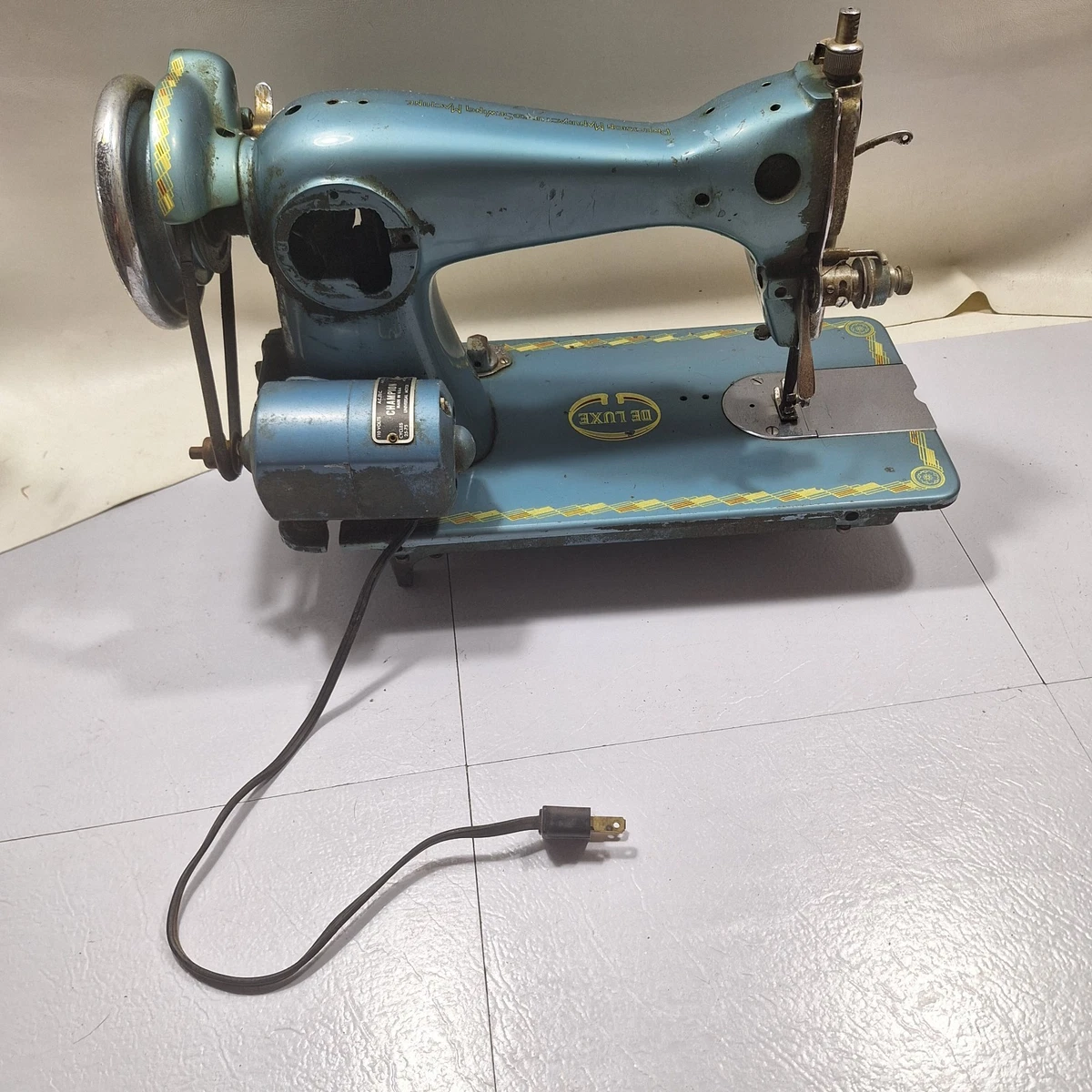 Deluxe Sewing Machine In Collectible Sewing Machines for sale | eBay