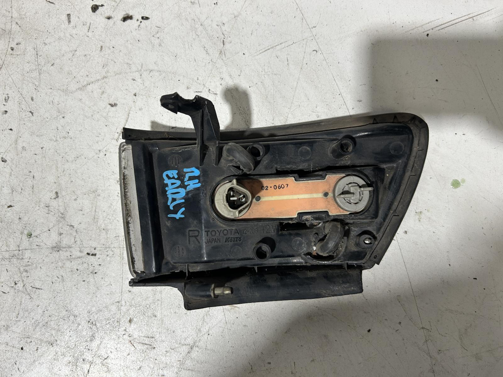 Toyota Corolla Right Corner Light AE92 06/1989-06/1991 - thumbnail 2