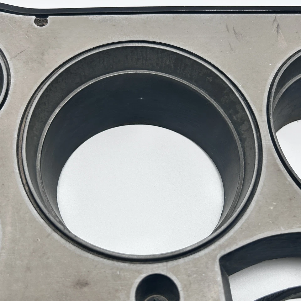 Chevy GMC 1981-1987 camioneta tablero calibre bisel panel de ajuste OEM 14057867 C10 Foto 4 de 4