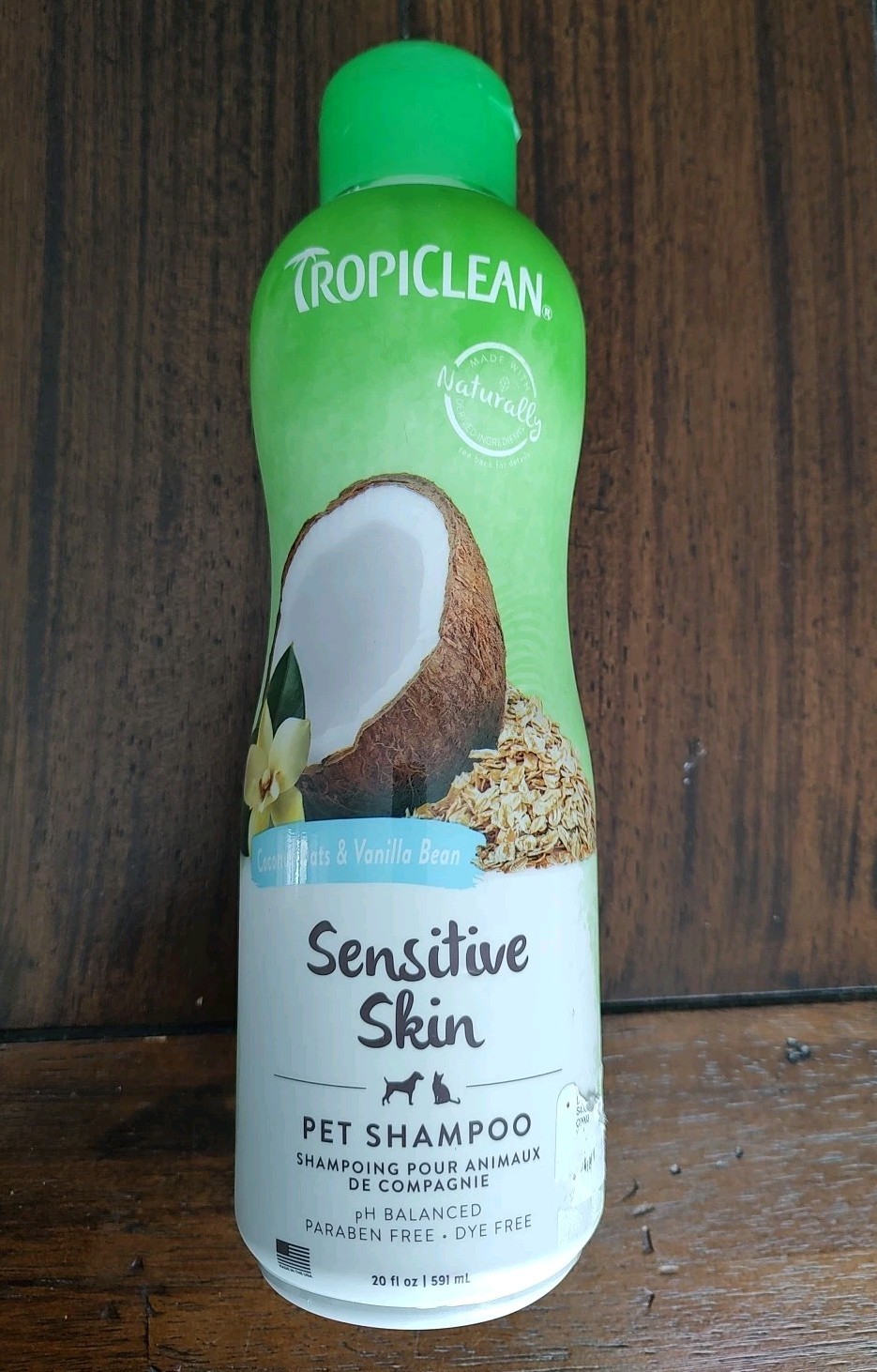 TropiClean Sensitive Skin Coconut Oat & Vanilla Bean Pet Sha