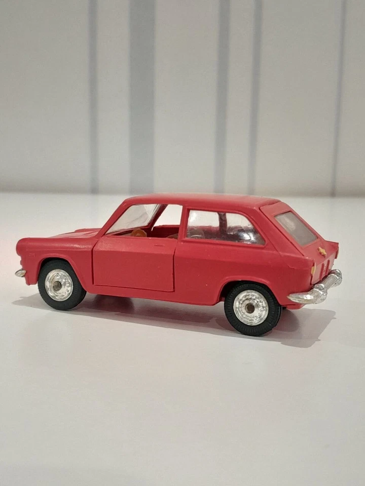 Autobianchi Primrose. Plastic model. Scale 1:43. Vintage. USSR - Image 2 of 4