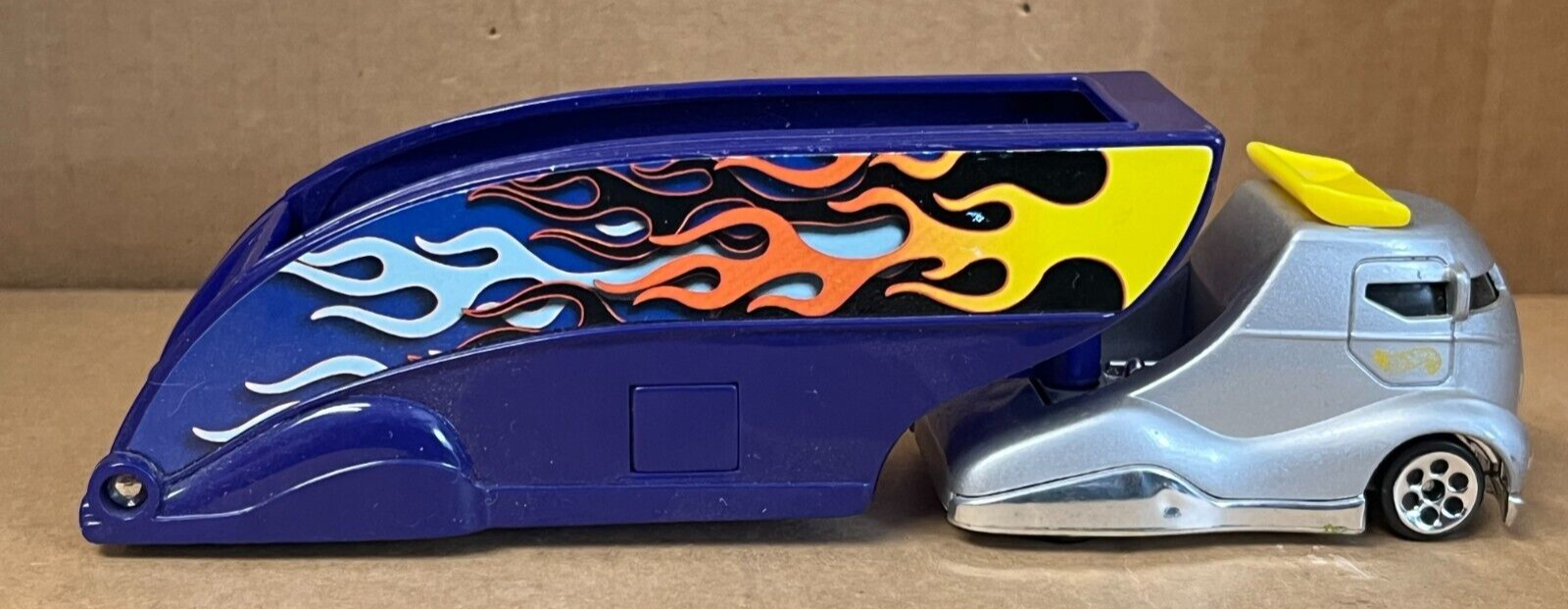 Hot Wheels Pavement Pounders Semi Trailer Hauler 1999-image
