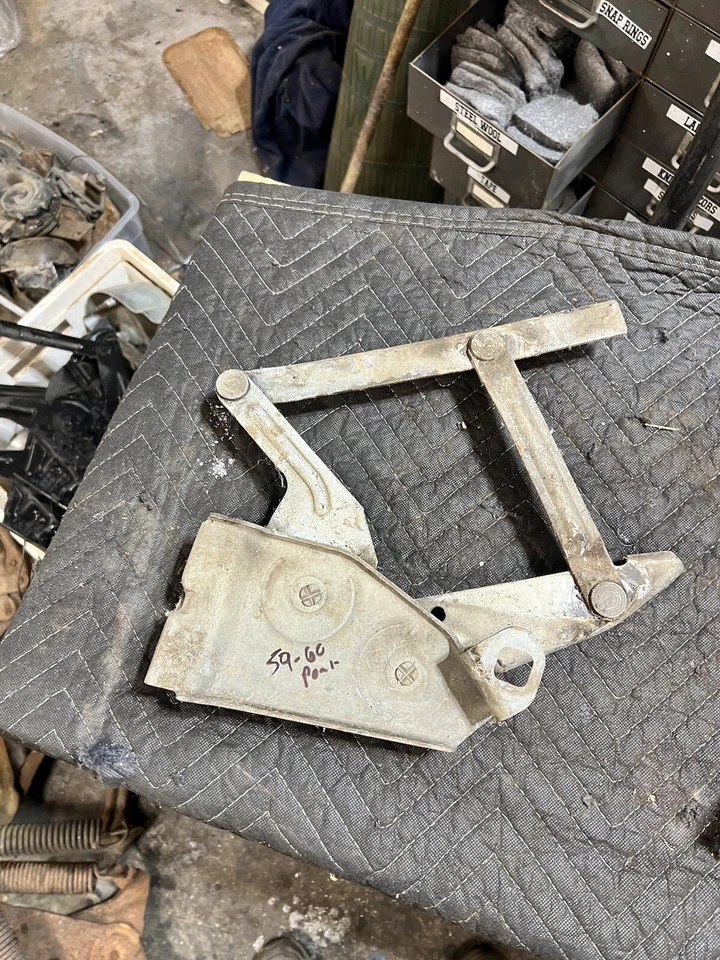 Pontiac Bonneville Catalina Ventura 1959 1960 par de bisagras de capó originales GM Foto 4 de 4