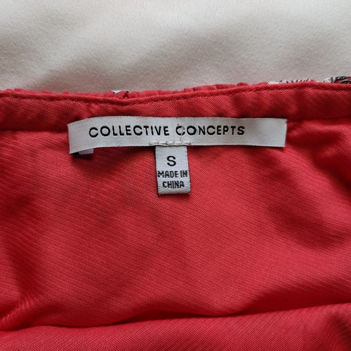 Women's Tropical Print Tiered Off The Shoulder Ruffle Top - Picture 2 of 6