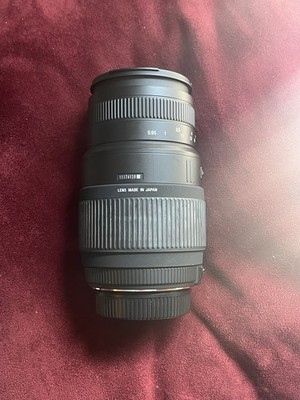 Sigma 70-300mm f/4-5.6 DG Macro Telephoto Lens   Nikon F Mount   Clean Glass