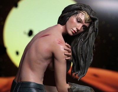 Quarter Scale Statue 1/4 DC Wonder Woman Battle Damage Gal Gadot