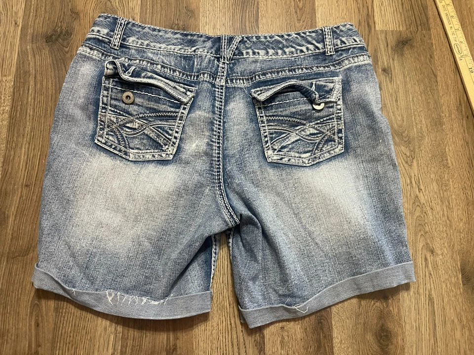 Maurices Shorts, Women's Junior Size 13/14, Blue Jean Shorts, Cuffed, Pockets - Image 2 of 4