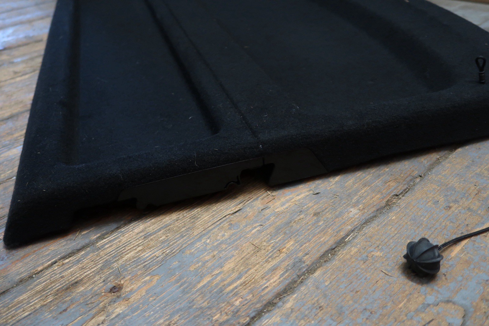 SKODA SUPERB PARCEL SHELF BOOT LOAD COVER HATCH 3V5867769E MK3 2015 - 2024 image 2