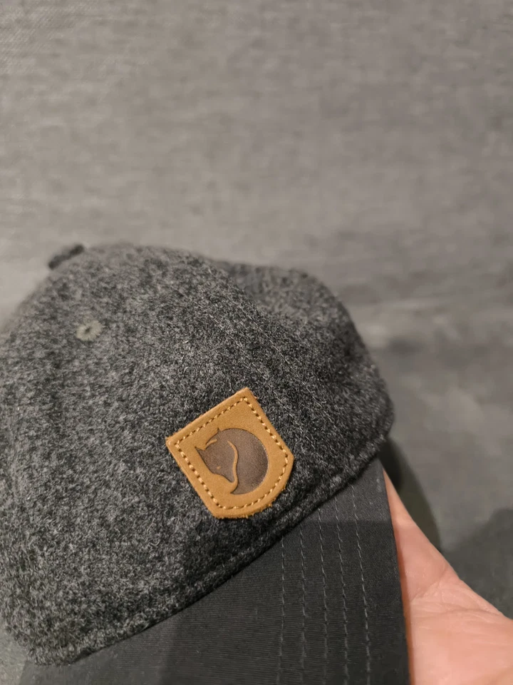 Men's (S/M) Fjallraven Greenland Wool Hiking Cap Premium Outdoor Clothing - Image 4 of 4