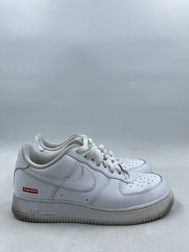 Baskets blanches Nike Supreme x AF1 logo boîte basse M 9