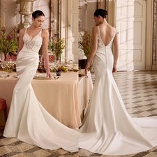 Fairytale Sleeveless Women's Wedding Gowns Lace Appliques Satin Open Back